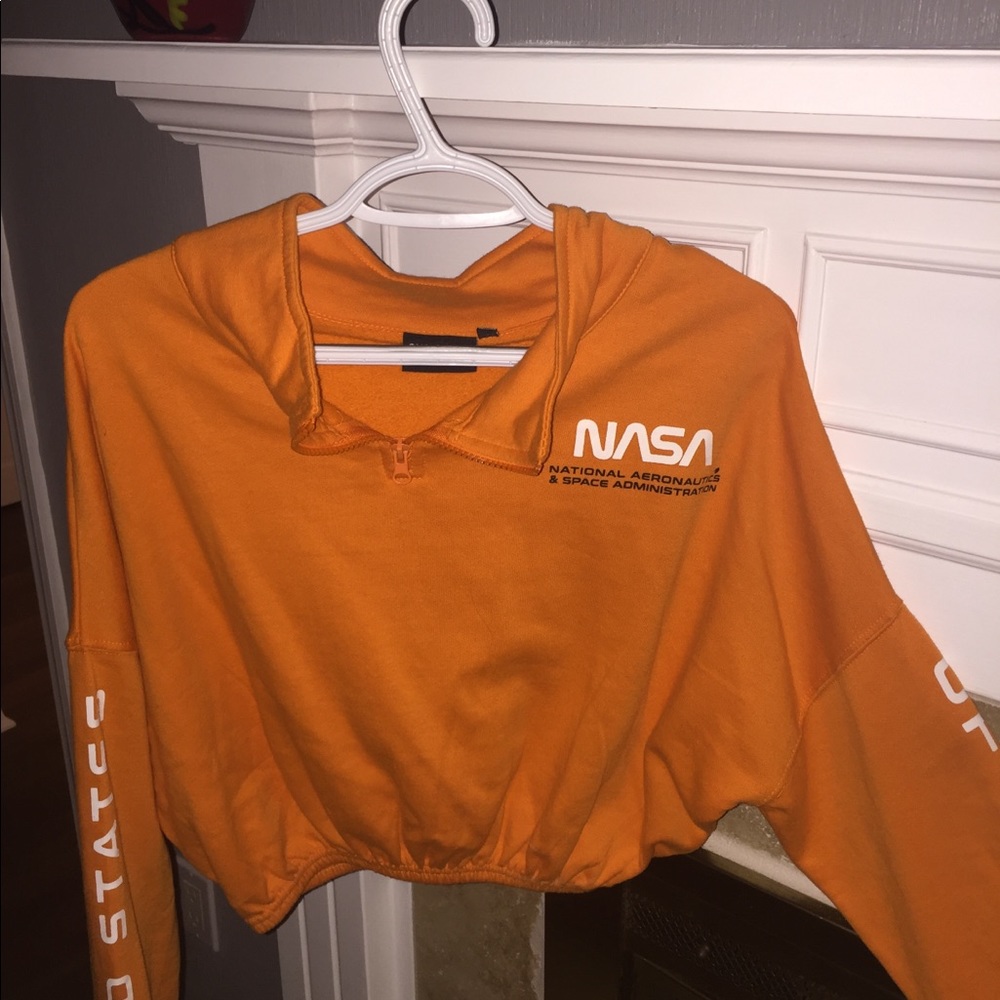 NASA cropped pullover